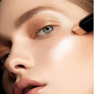 【NEW】Hourglass Flash Highlighting Stick Gold Flash .21 oz / 6.1 g FULL SIZE